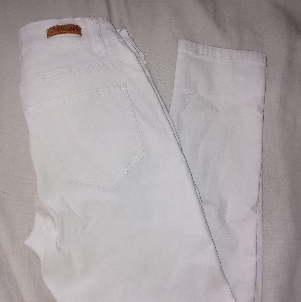 Im selling some AQ white jeans